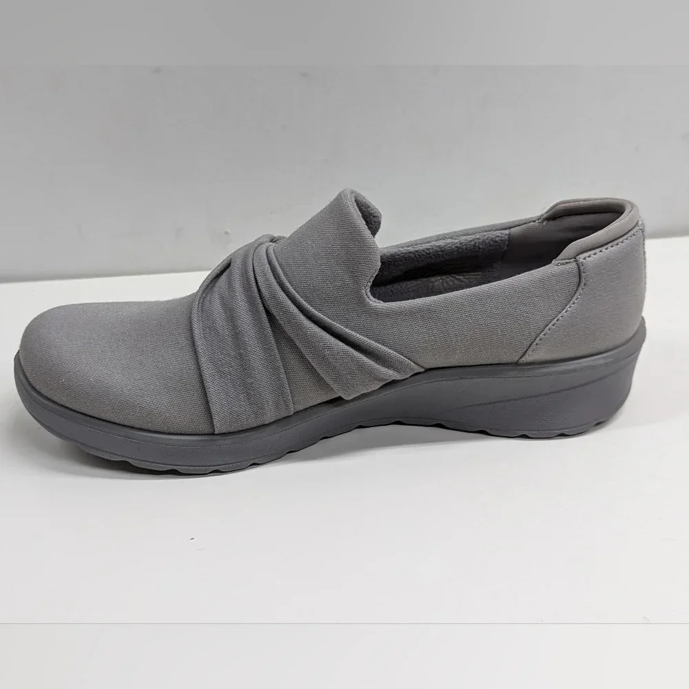 New Bzees Slip On Glimmer Loafer Women's Size 5
